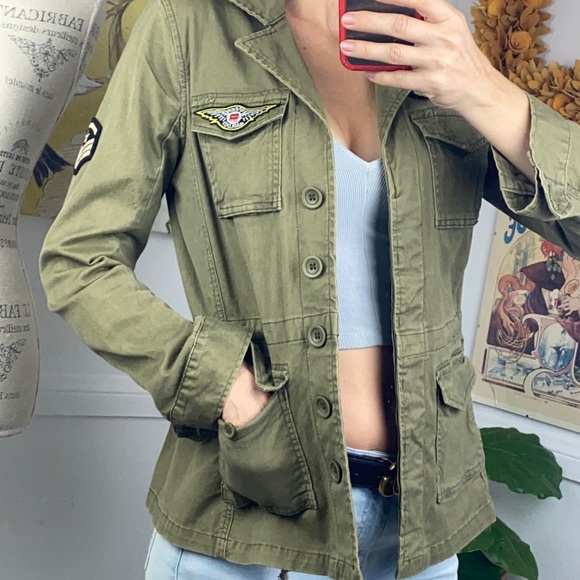 Utility denim jacket w. Patches + Pockets - Picture 2 of 16